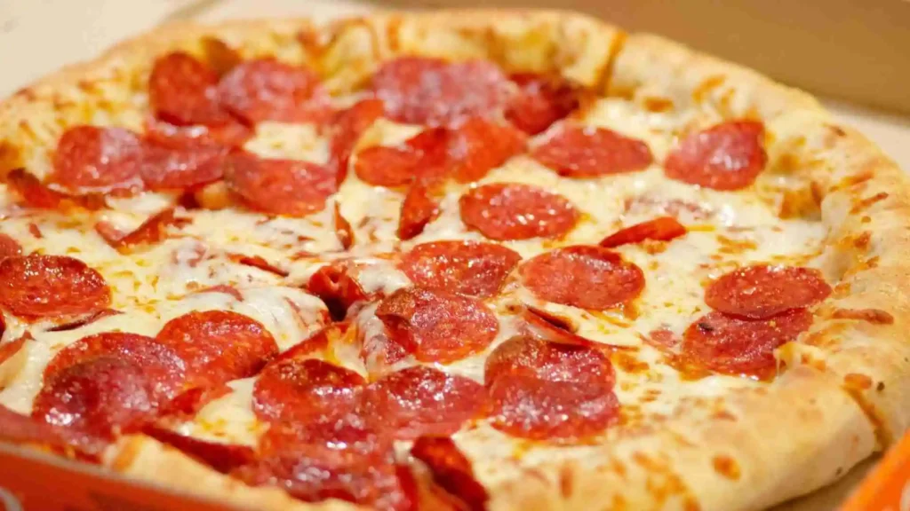 A close-up of a pepperoni pizza.